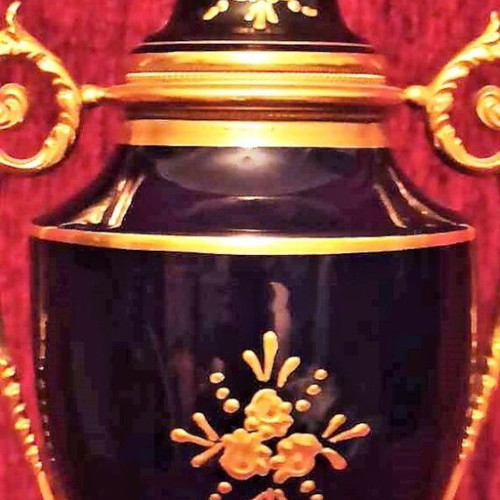 Enameled amphora with bronze like new