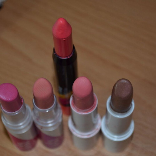 Lipsticks used, 5 shades pink, nude, peach, brown, coral