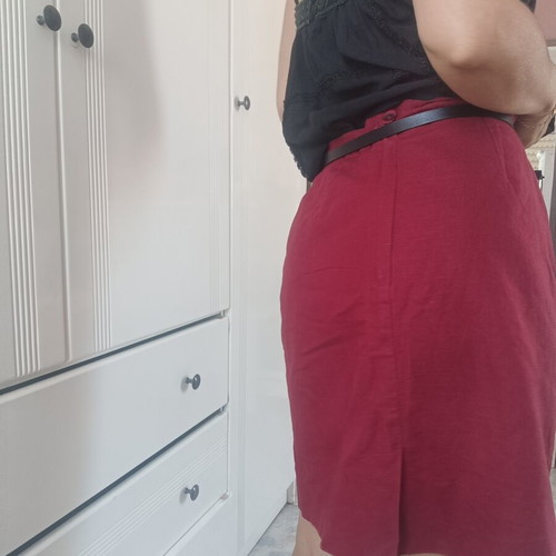 Linen red summer skirt Medium, like new