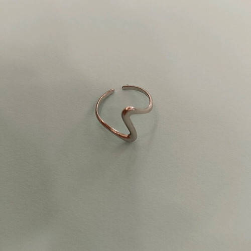 Ring new, silver color, adjustable size