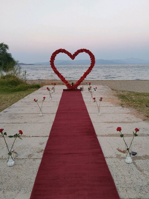 Heart for marriage proposal like new with 330 red roses