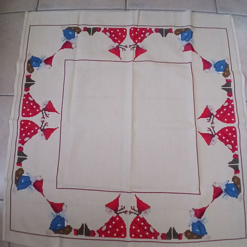 Handmade embroidery 70×70 cm