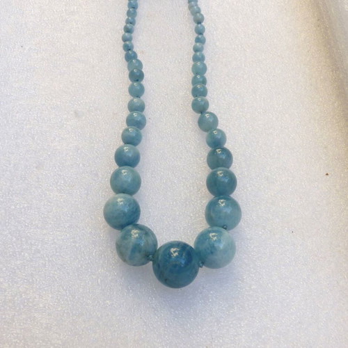 Necklace with aquamarine mineral stones and K18 gold clasp