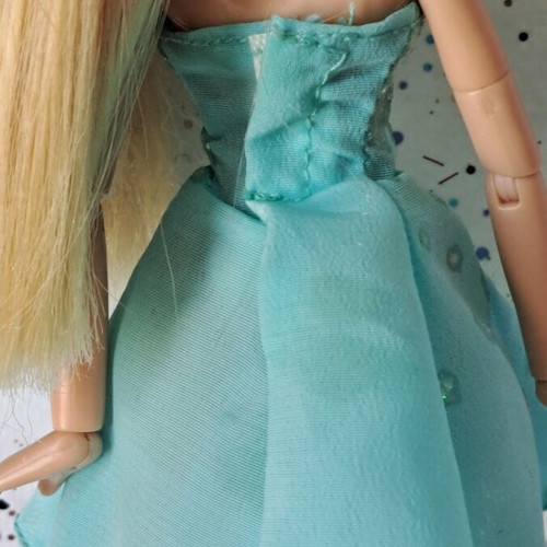 Bratz Play Sportz Teamz Cloe doll with poseable body and flaws