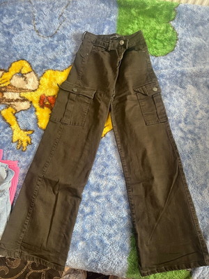 Women's cargo jeans like new, size S, khaki color