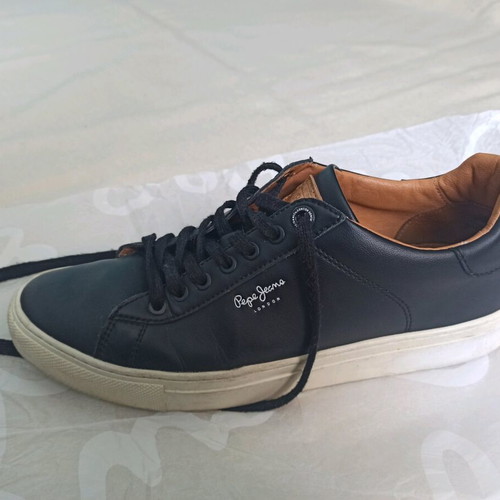 Pepe Jeans sneakers black like new, size 45