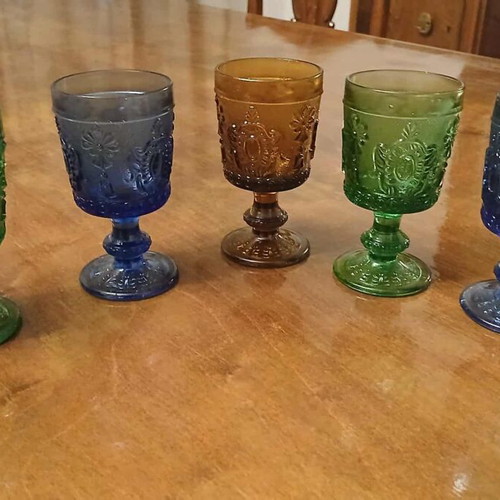 Vintage drink and water glasses like new with embossed design, set of 11