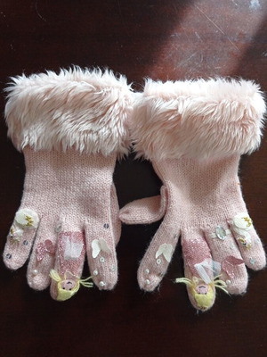 Monsoon girl gloves used, 6-10 years old