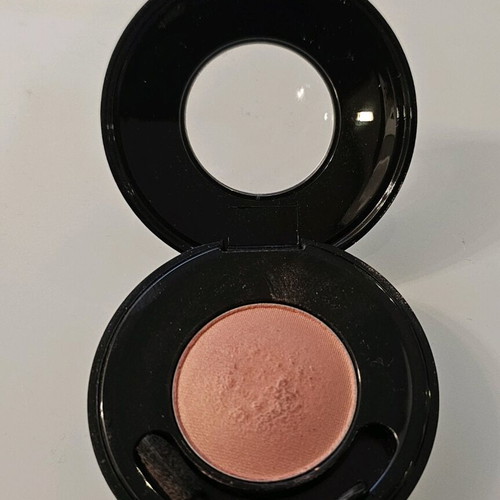 Lancome single eyeshadow used with iridescent shine