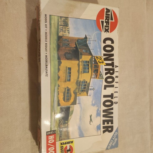 Control Tower plastic model Airfix 03380 scale 1:76 new collectible