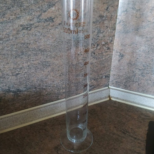 Glass volumetric cylinder 500 ml like new