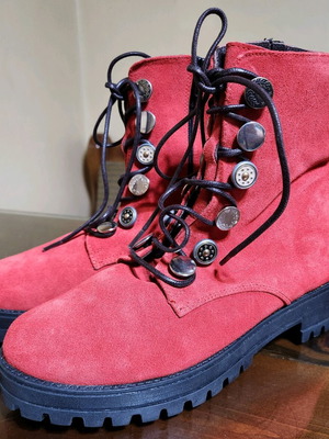 Women's red leather Tessera boots new, size 39