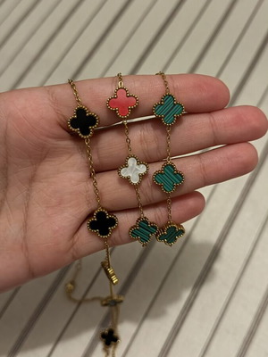 Jewelry set like new, 1 necklace and 2 bracelets with Palestine colors