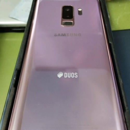 Samsung Galaxy S9 Plus like new, complete with box and genuine charger