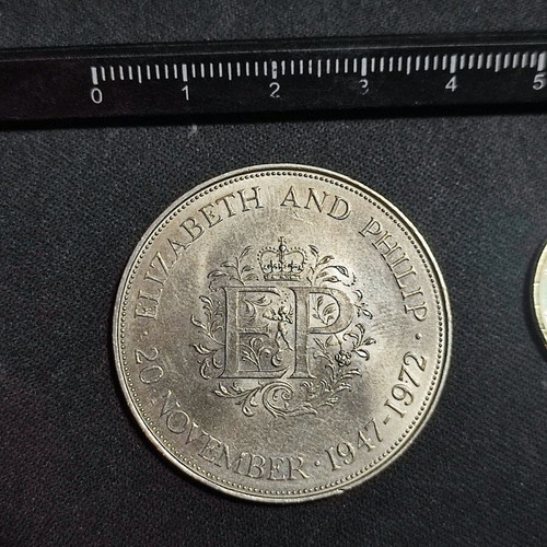 Commemorative coin Queen Elizabeth II & Prince Philip like new