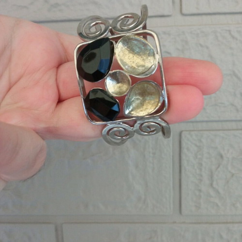 Cuff bracelet Y2K used with black and beige stones