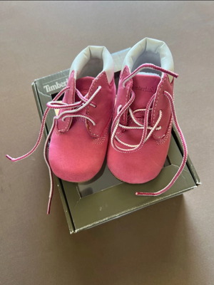 Baby shoes size 18.5 new, unworn