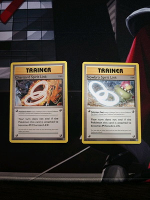 Pokémon cards lot Evolutions 2pcs like new