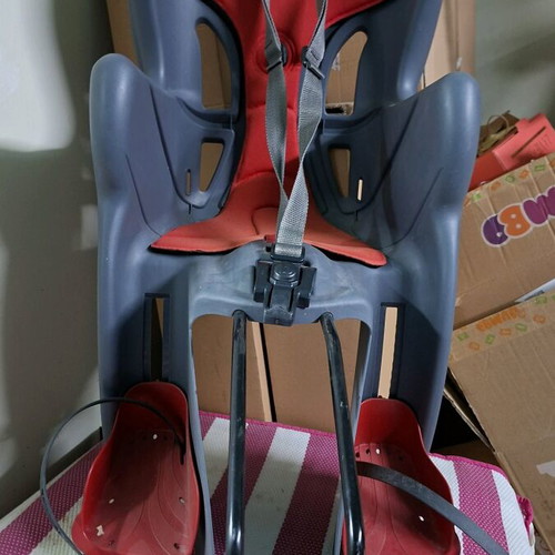 Bellelli and Polisport bicycle seats used