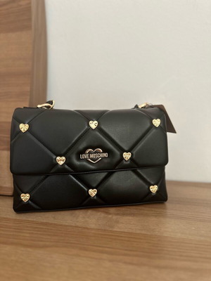 Love Moschino