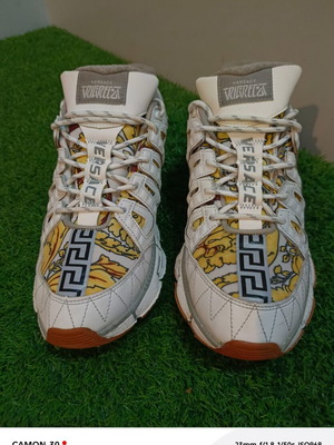 Versace Trigreca sneakers white with gold Barocco print, like new, size 45