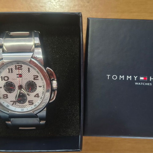 Tommy Hilfiger F90233 wristwatch new, silver, men's