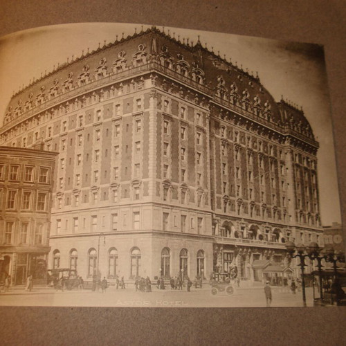 Album with 24 images from New York used
