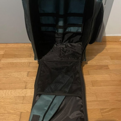 Makeup suitcase like new with 2 large and 2 small pouches, dark green