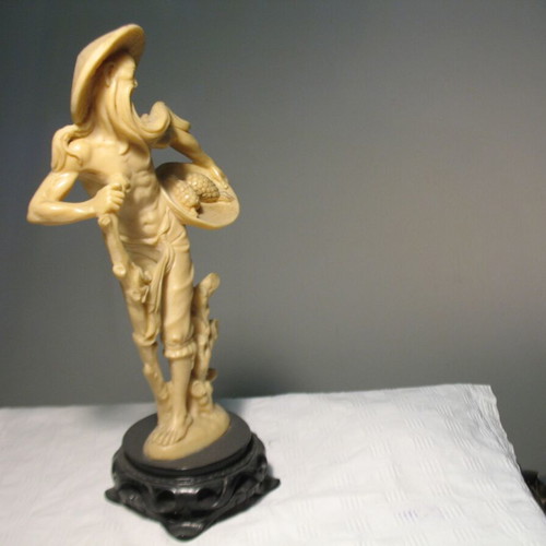 Bone figurine, excellent sculpture.