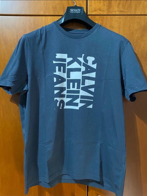 Calvin Klein κοντομάνικο μπλουζάκι σαν καινούργιο, μπλε, μέγεθος L