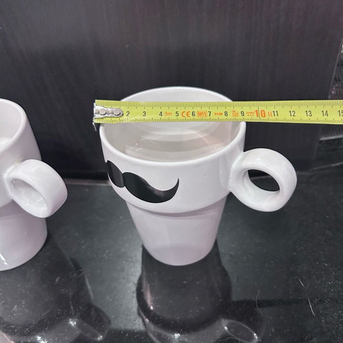 Mugs set of 2 like new