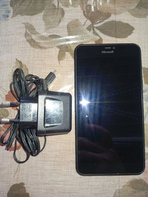 Microsoft Lumia 640 XL смартфон употребяван, 128GB, dual SIM, 13MP камера
