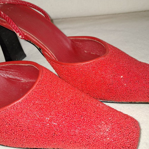 Summer red beaded pumps used with black thick heel