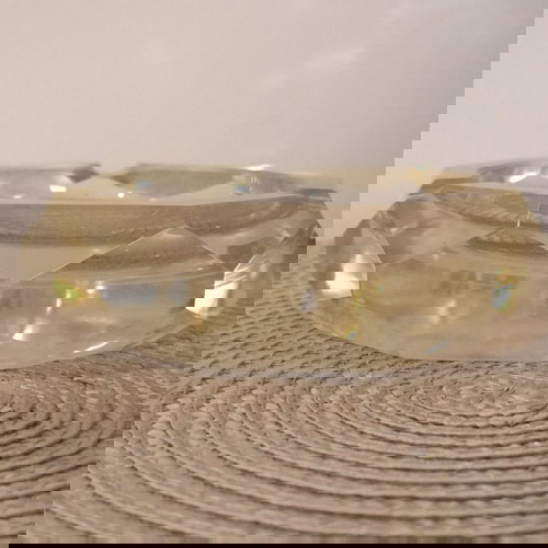 Τασάκι γυάλινο μεταχειρισμένο με ομοιόμορφο σχέδιο και τρεις θέσεις για τσιγάρο