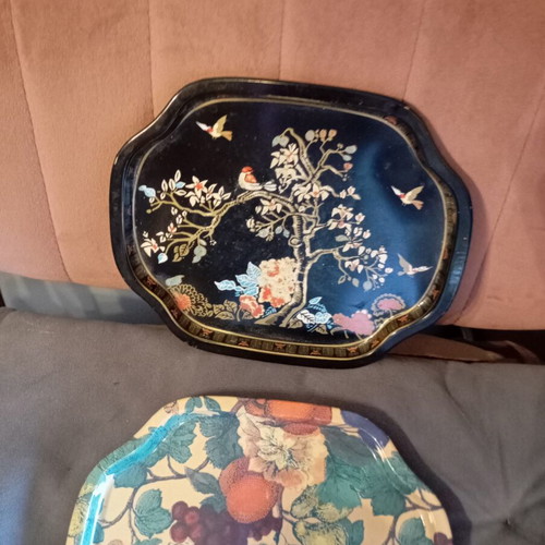 Vintage decorative trays set of three used