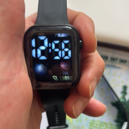 Set of two electronic wristwatches new, black