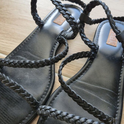 Nak black sandals like new, size 39