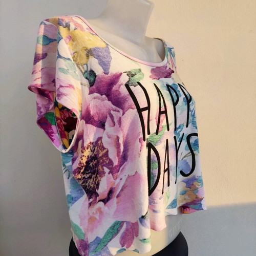 Happy Days Cropped T-shirt size M/L like new