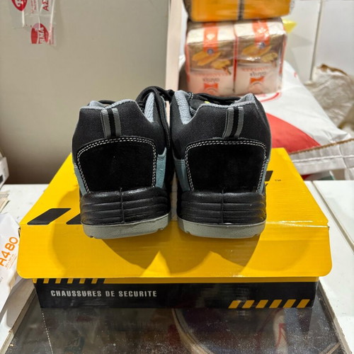 Work shoes with protection new, sizes 40-46