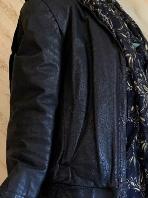Women's leather jacket used, size L