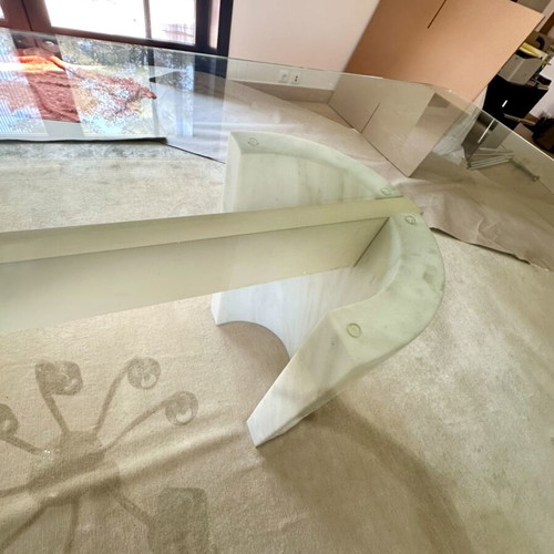 Monumental marble dining table for 10 people with special glass