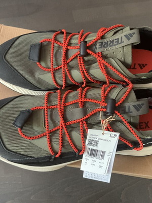 Adidas Terrex Voyager 21 sports shoes, size 45 1/3, multicolor