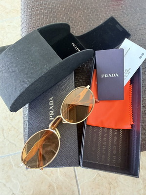 Prada sunglasses like new, brown