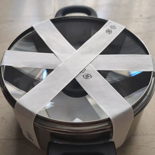 Cooking pot 2.8 lt with glass lid, new, stainless steel