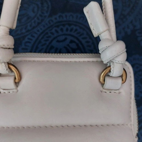 Liebeskind Berlin Tyra Leather Crossbody Mobile Pouch new, coconut color