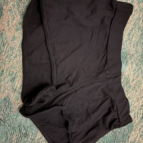 Pink Woman black shorts like new, size M