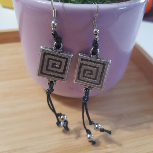 Dangling earrings like new, black and silver