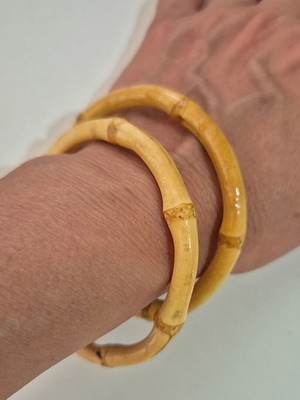 Bamboo bracelets like new, diameter 6.5cm, set of two