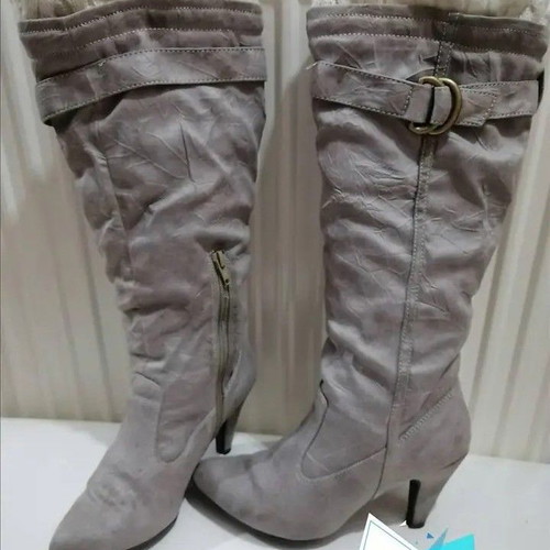 Symbol boots used size 37 grey with white knit detail