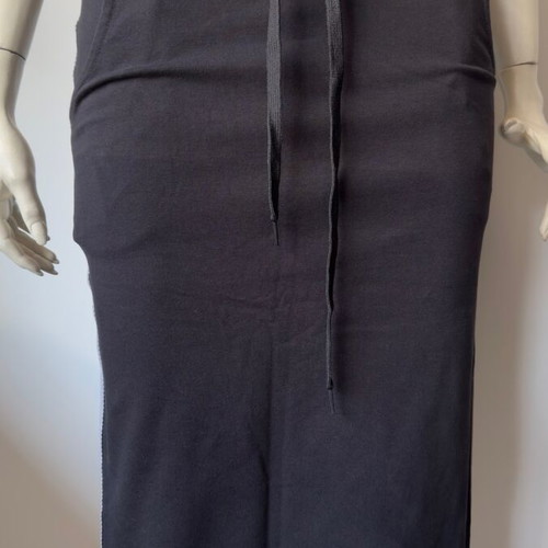 Black sport midi skirt with elastic and drawstring size M like new